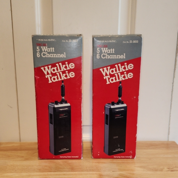 Set of 2  Vintage Realistic Walkie Talkie TRC-218 - Picture 1 of 3